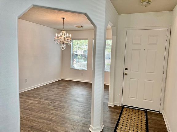 3rd image of 10327 Ravenwood View Ln