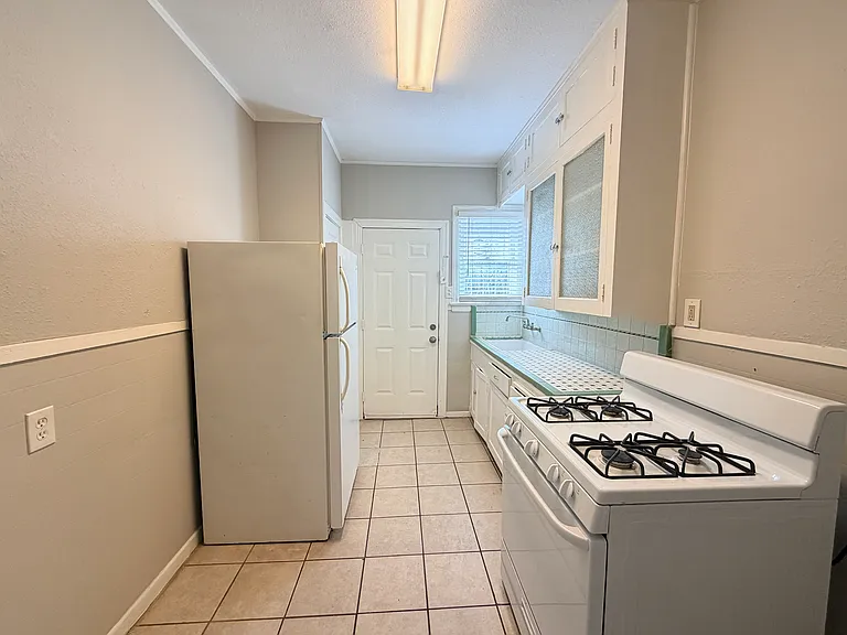 2238 Interstate Dr — Photo 8