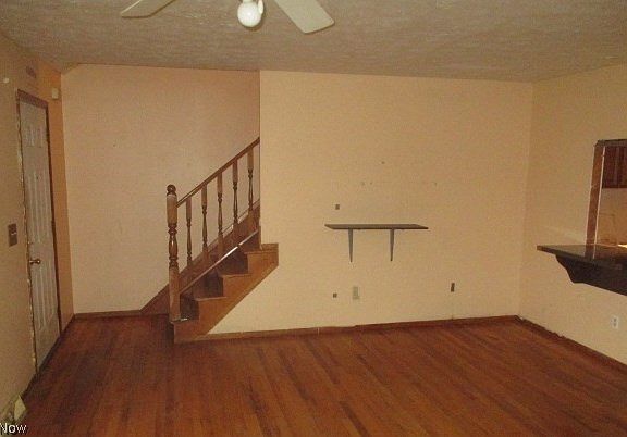 4th image of 817 Thornwood St