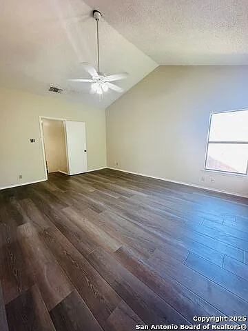 3235 Tree Grove Dr — Photo 21