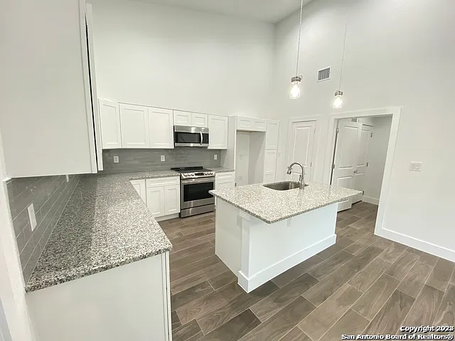 2126 Village Pkwy — Photo 25