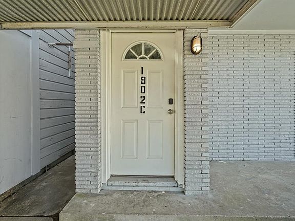 2nd image of 1902 11th St #C