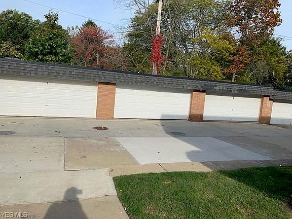 3rd image of 6930 S Parkway Dr