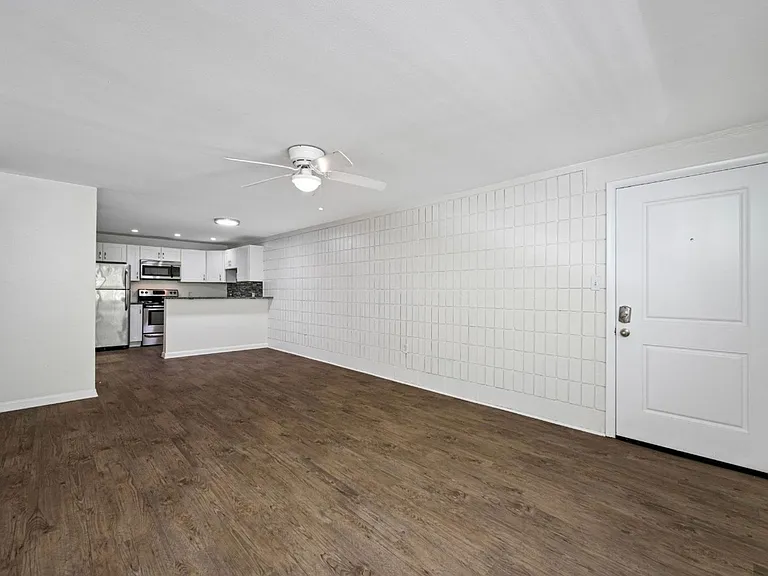 3211 W De Leon St — Photo 36