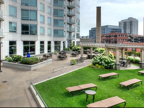 4th image of 303 N Canal St #1505