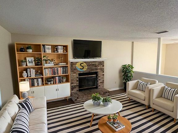 3rd image of 8702 Bandera Cir S