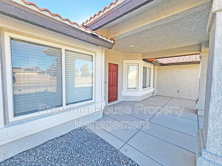 4591 Stoneham St — Photo 4