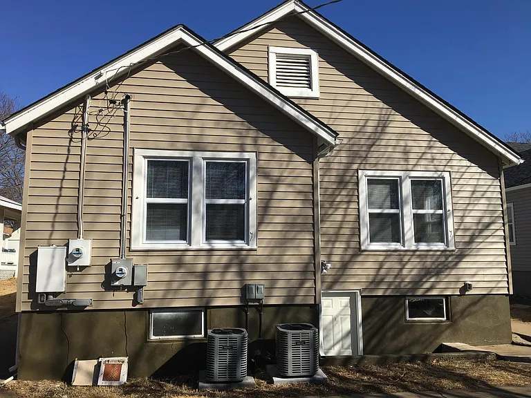 1335 SW Jennings Ave — Photo 2