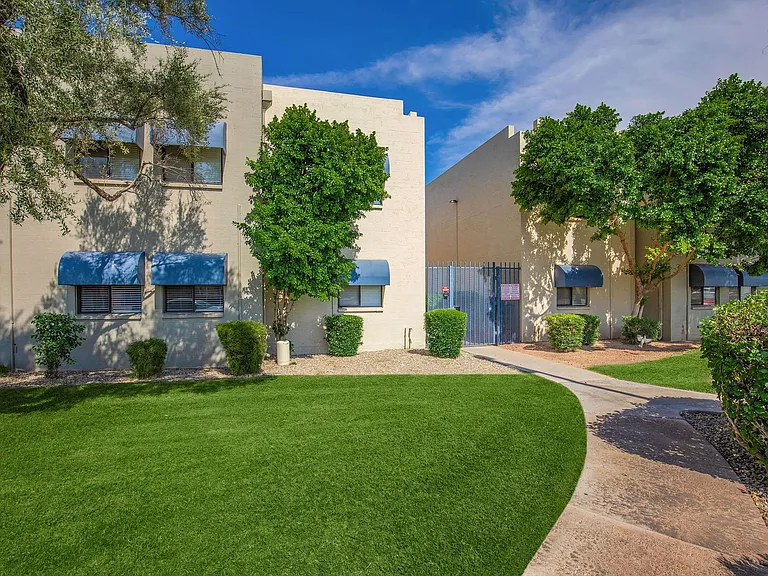 Palm Desert Apartments — Photo 23