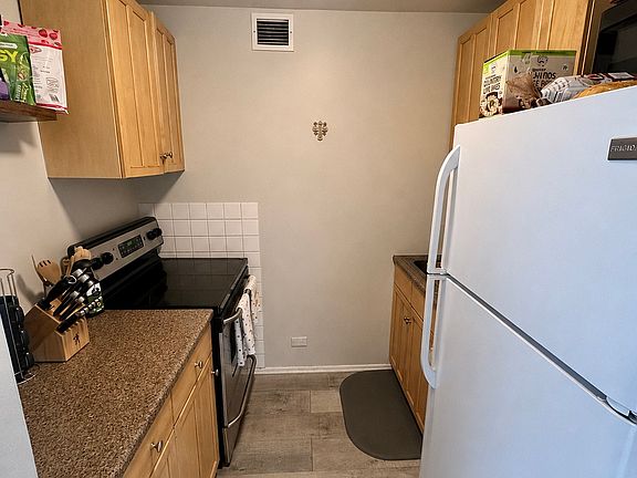 4th image of 4343 N Clarendon Ave APT 1510