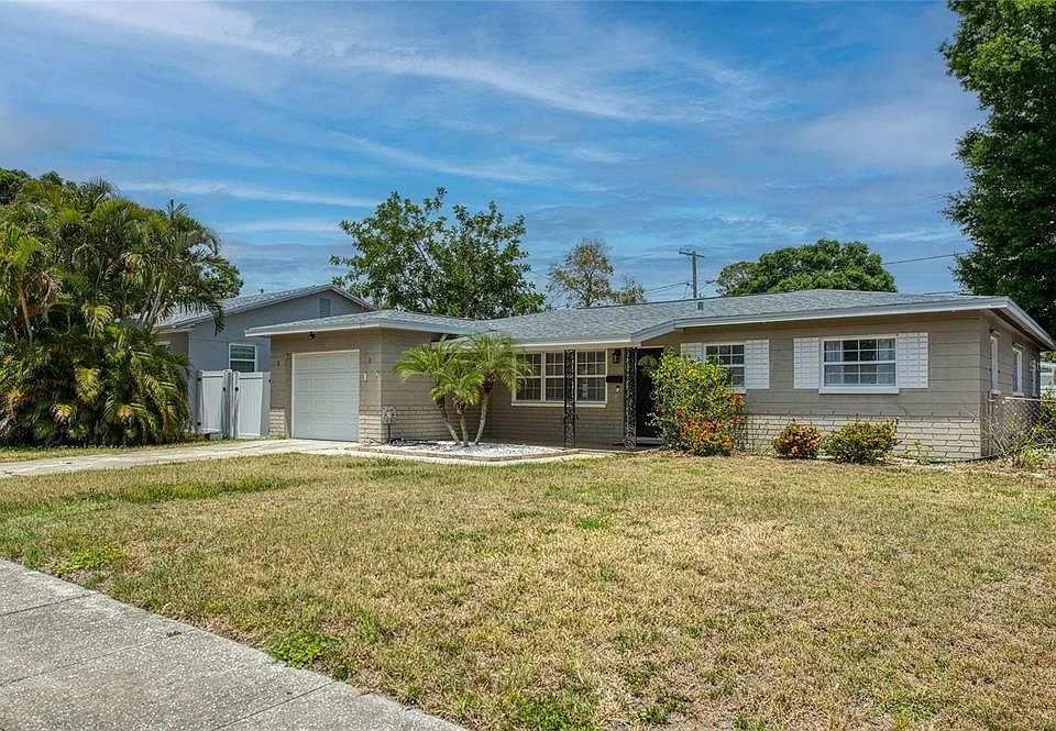 1st image of 211 80TH AVENUE N