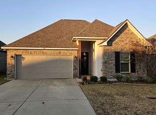 448 Mangrove Ln, Bossier City, LA 71111