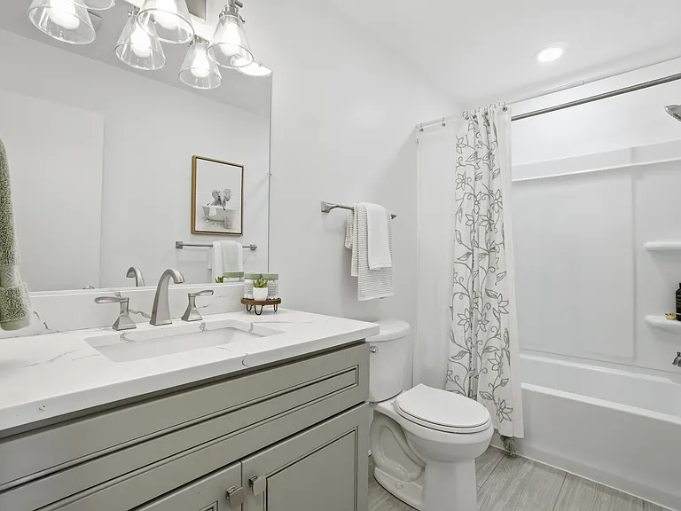 1821 Sheringham W — Photo 28
