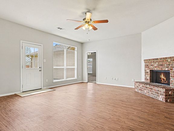 3rd image of 2781 Avery Dr