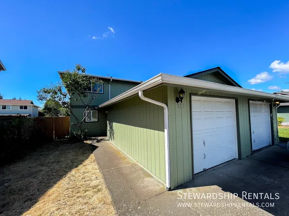 757 N Cloverleaf Loop, Springfield, OR 97477
