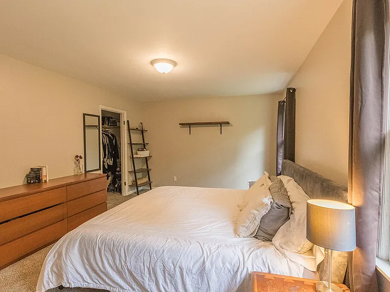 210 Elliott Ct — Photo 44
