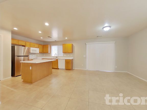 3rd image of 8006 W Pima St