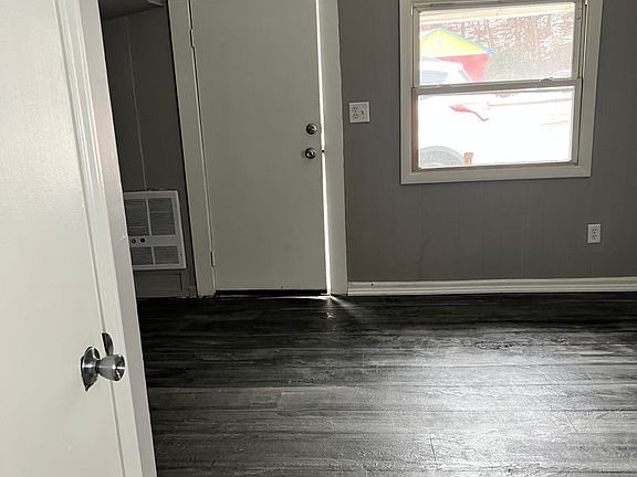 2nd image of 1617 Ferry St APT C