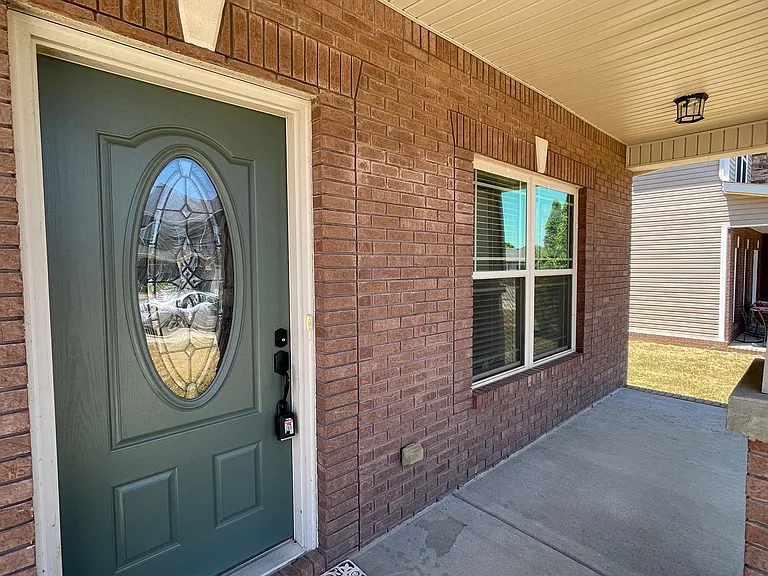 3350 Cotham Ln — Photo 2