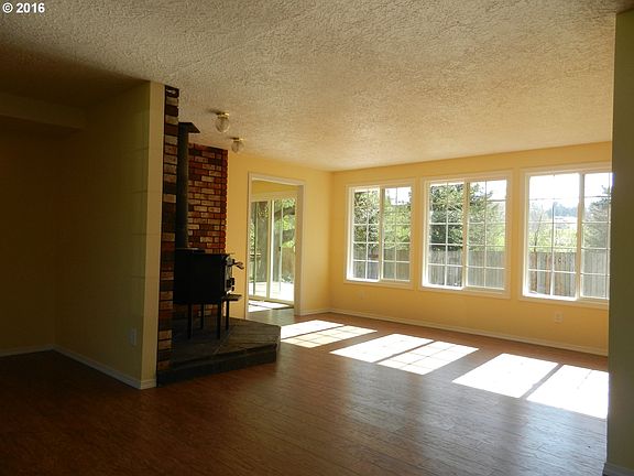 2nd image of 9110 NE Meadowbrook Cir