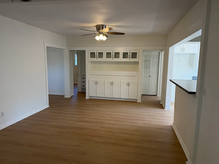 500 N Hill Ave — Photo 8