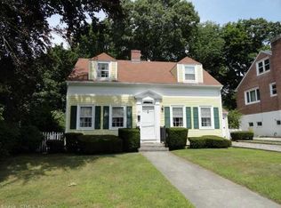 77 Woodlawn Rd, New London, CT 06320