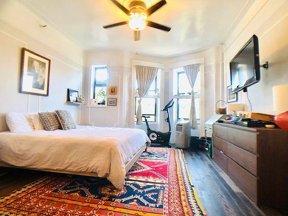 1st image of 458 15th St #3