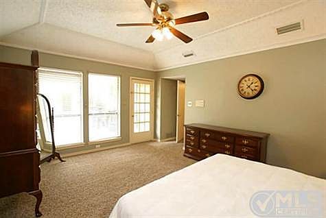 4th image of 13 Lakeway Dr