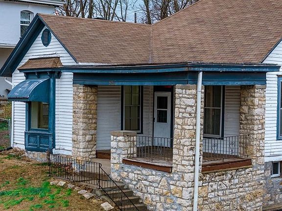 2nd image of 824 Shawnee St