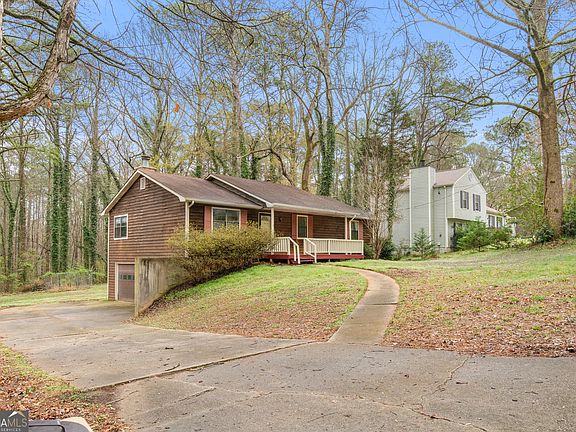 3rd image of 127 Fairview Way