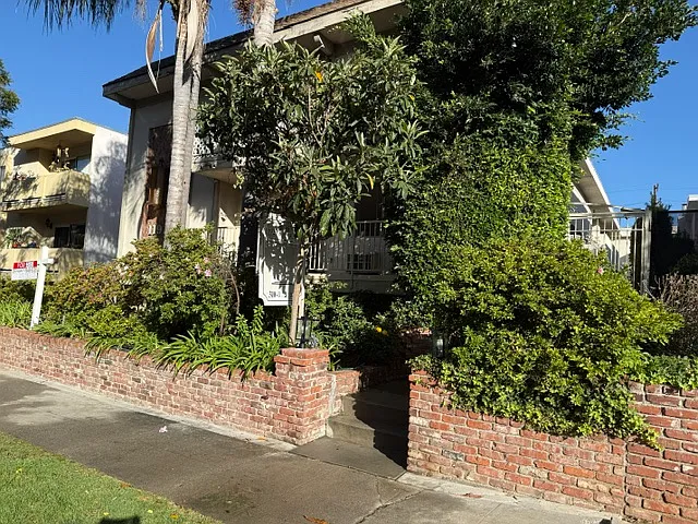 11929 Kiowa Ave — Photo 3