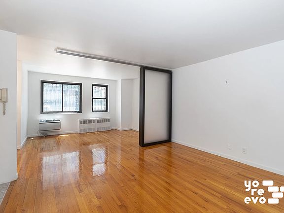 4th image of 85 8th Ave APT 1R