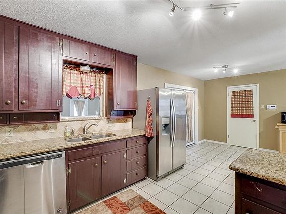 5th image of 316 Tanglewood Dr