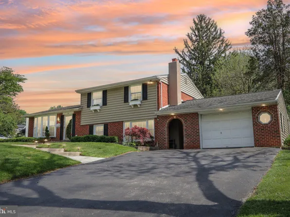 13 Grove Ln, Broomall, PA 19008