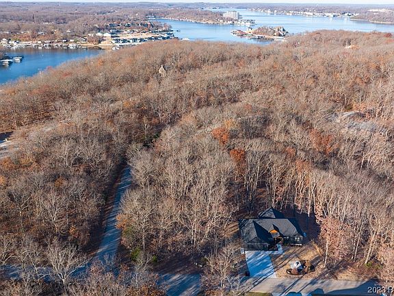 3rd image of 324 W Lake Dr
