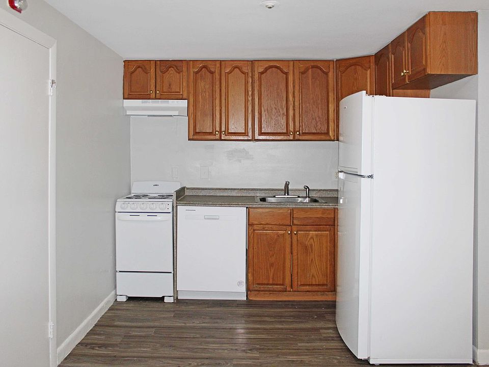 1st image of 115 Bourne Ave APT 7