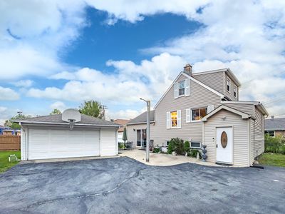 11030 S Nagle Ave, Worth, IL, 60482