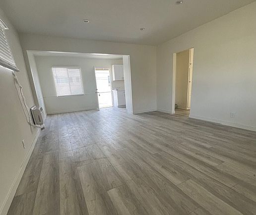 4th image of 532 N Louise St #F