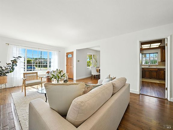 5th image of 1388 Donna Street