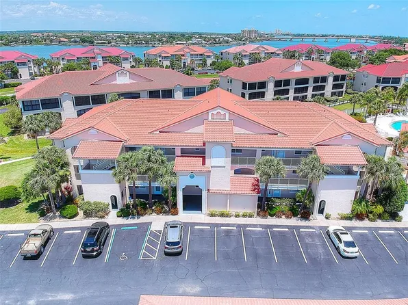 407 Bouchelle Dr APT 104, New Smyrna Beach, FL 32169