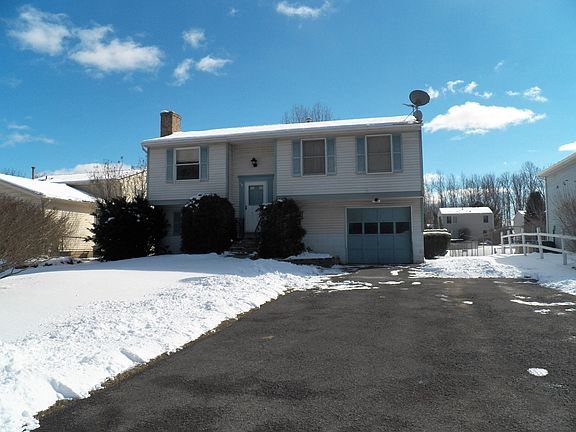 2nd image of 25 Curtisdale Ln