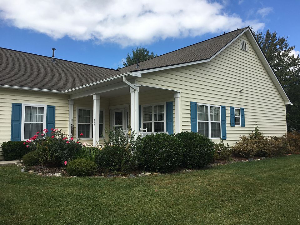 2nd image of 100 Cambridge Dr
