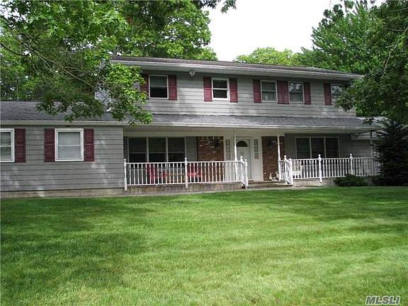 3rd image of 21 Leeside Dr