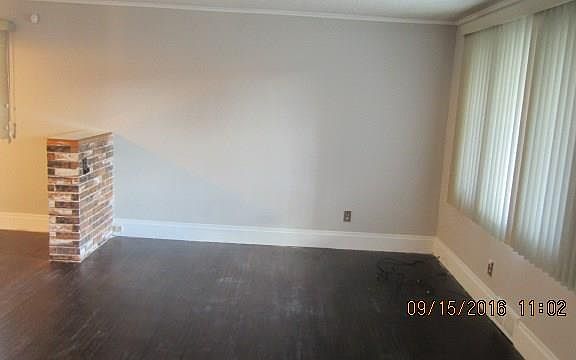 5th image of 52 Schiller St