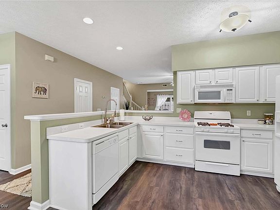 5th image of 16307 Emerald Point