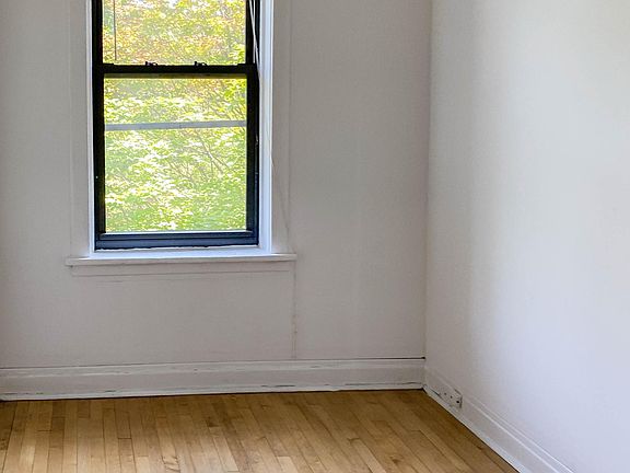 3rd image of 2326 N Southport Ave #3F