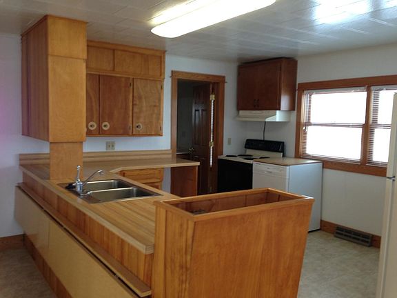 3rd image of 54979 300th St