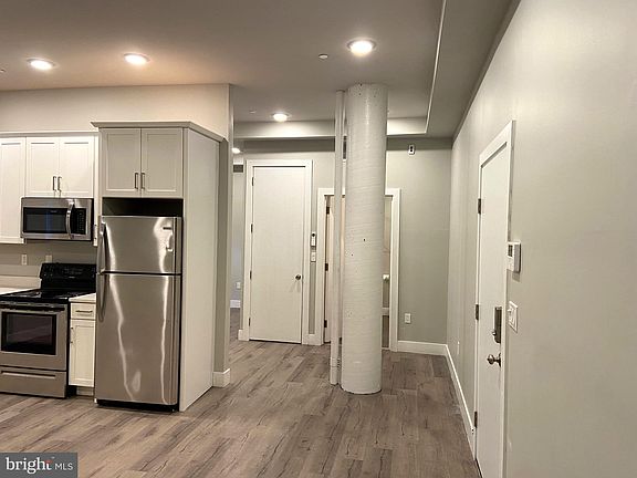 4th image of 907 Leland St #1A