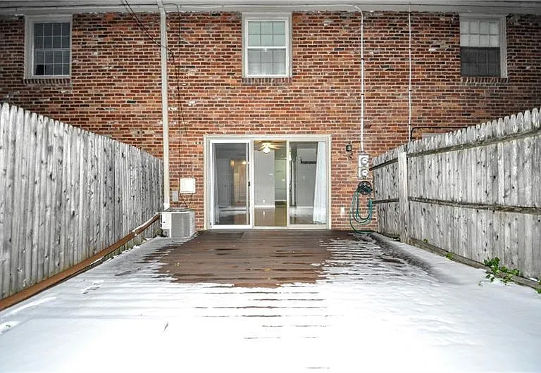120 Jamestown Ct — Photo 7