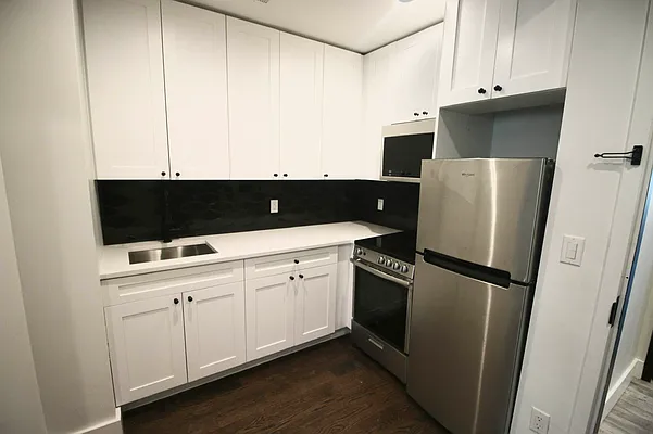 Rented by Delmark Realty LLC | media 26